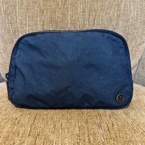 Lululemon Everywhere Belt Bag